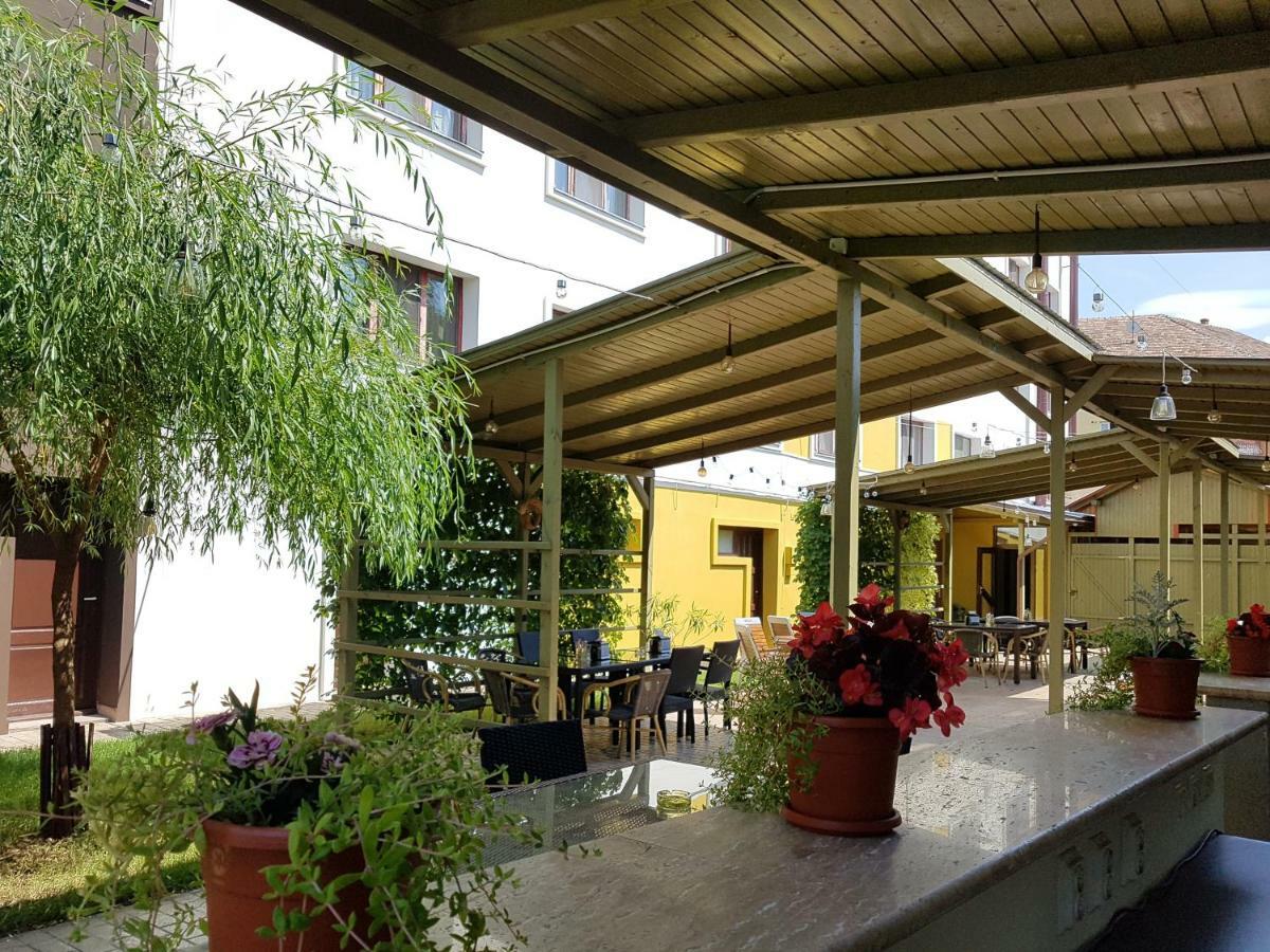 Hotel Dacor Orastie Exterior foto